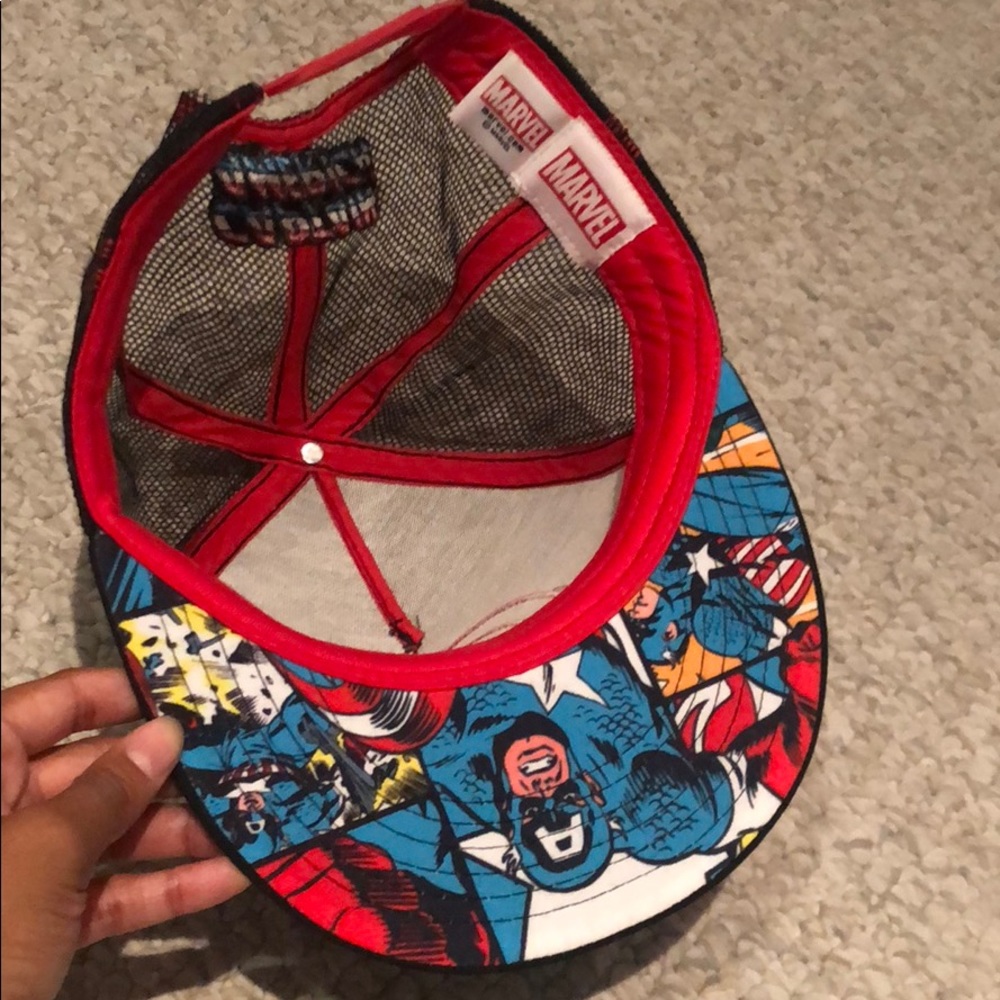 Captain America hat - Picture 3 of 3